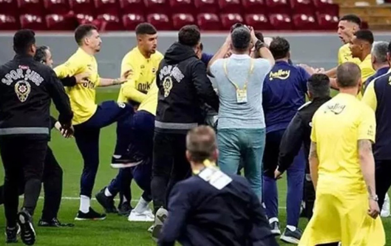 mehkeme-onlari-cezalandirsa-da-hokmu-texire-saldi