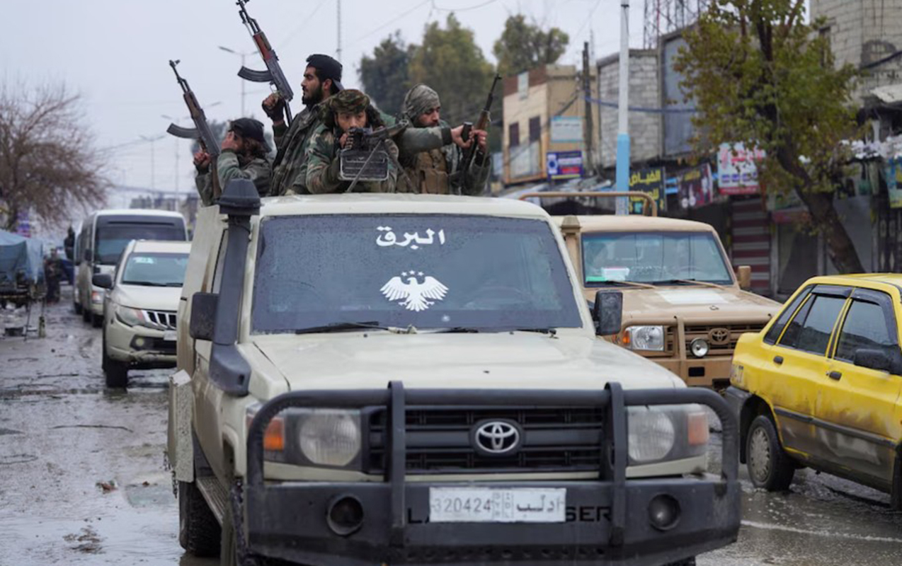 suriya-ordusu-stratejik-seheri-nezarete-goturdu