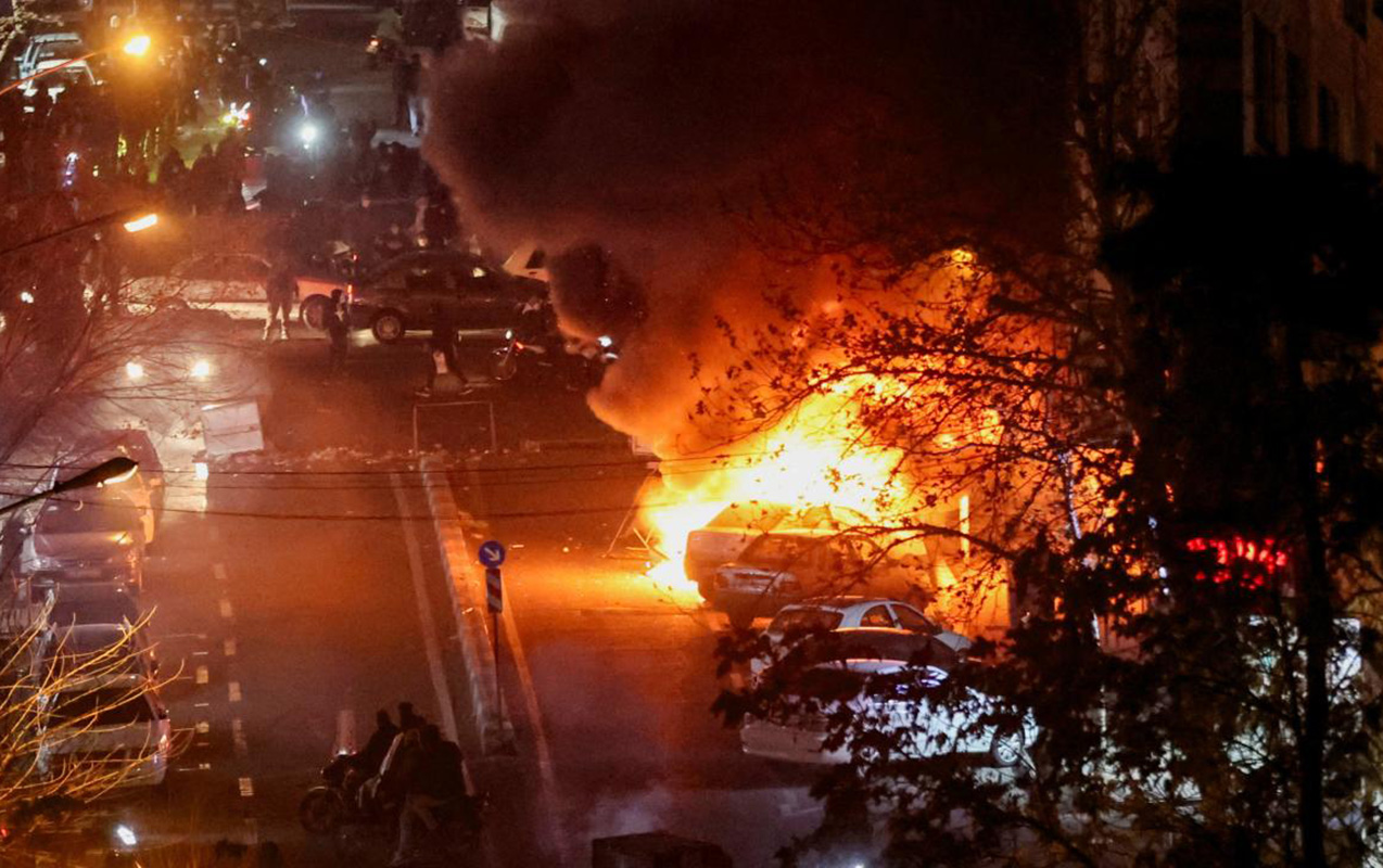 iranda-etirazlarda-olenlerin-sayi-aciqlandi