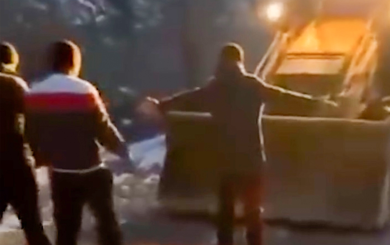 Naxçıvanda vətəndaşların üzərinə traktor sürülüb?