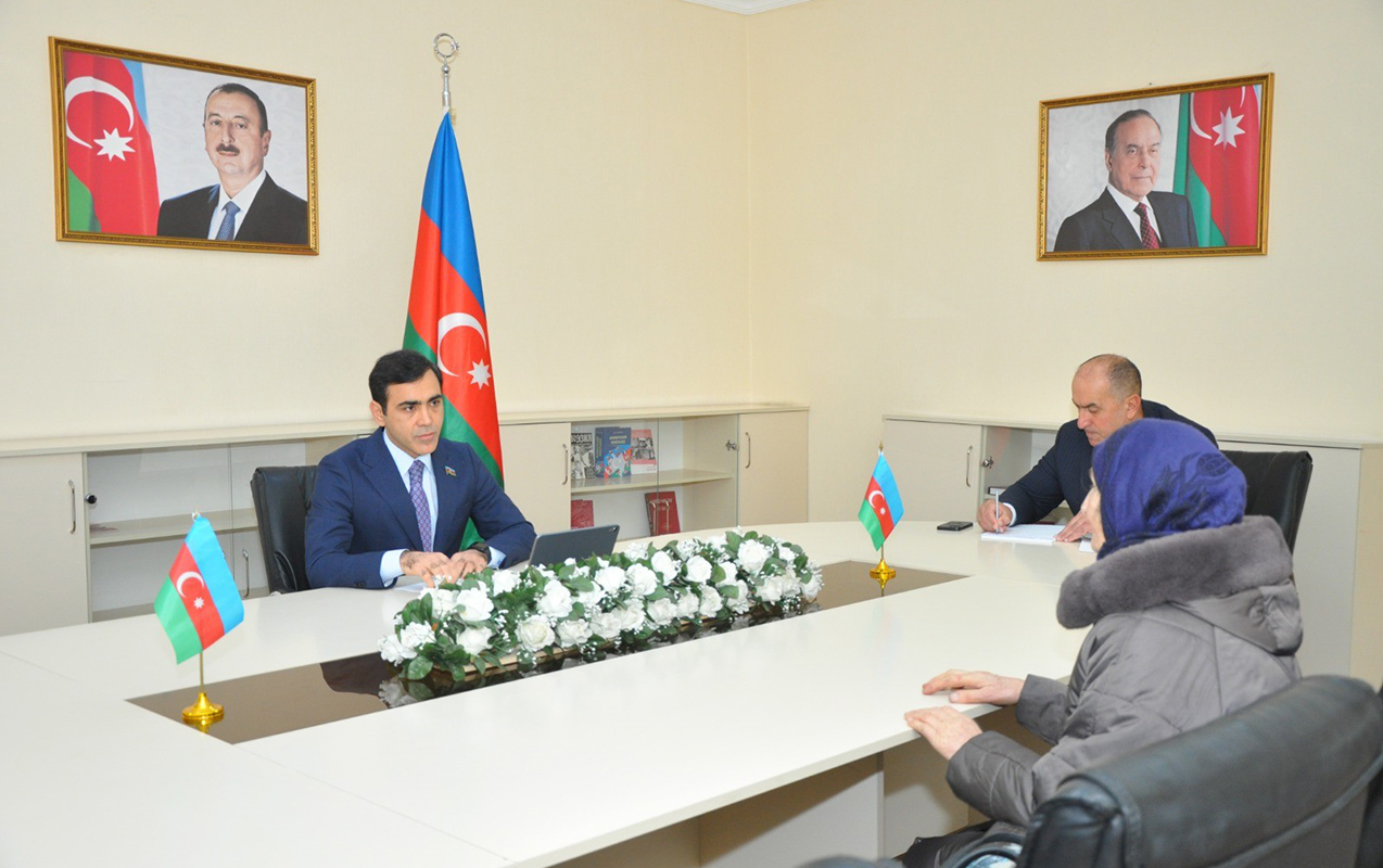 anar-memmedov-agdereden-olan-sakinleri-qebul-etdi