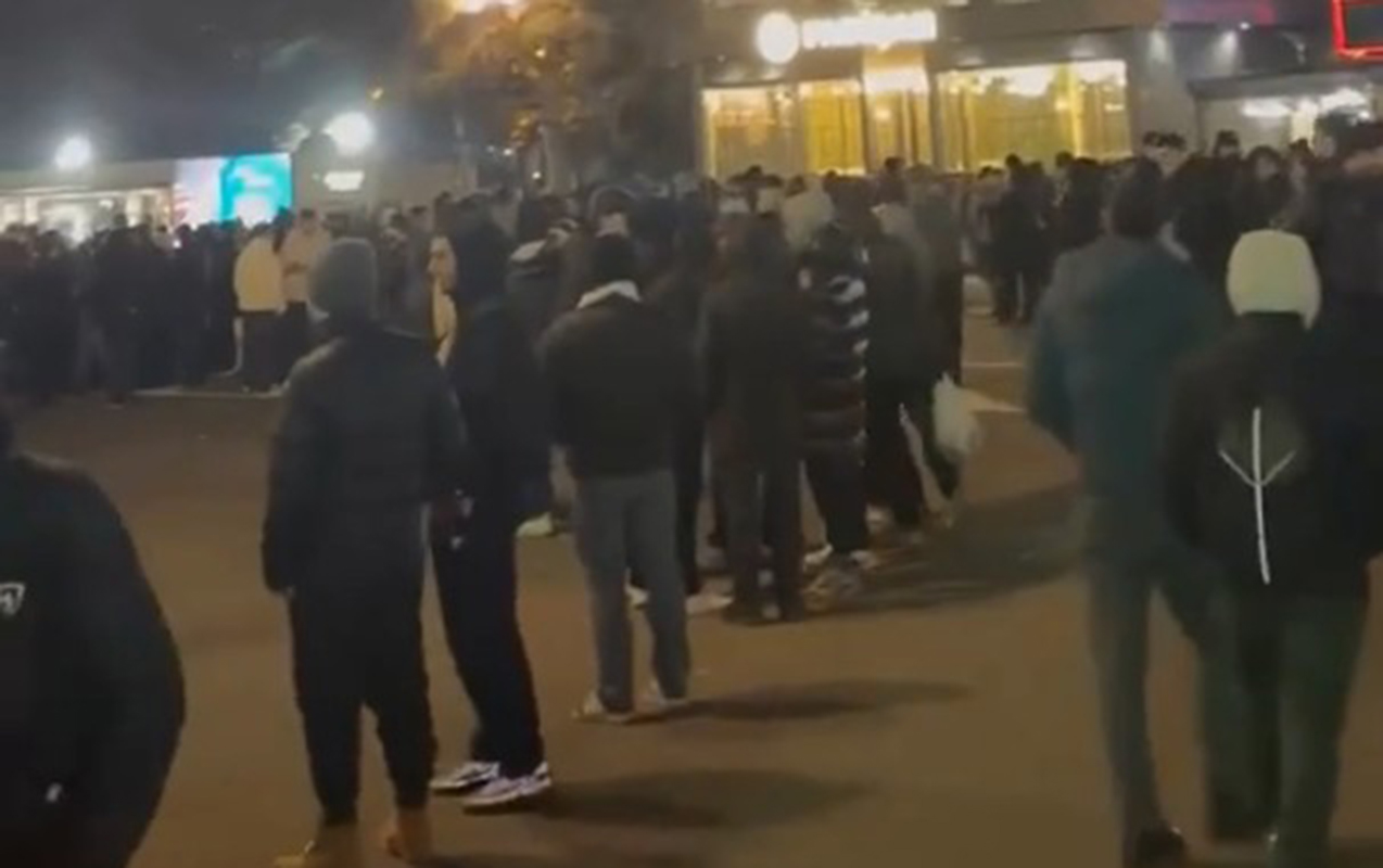 Soyuğa baxmayaraq, hamı “Qarabağ” üçün gəlib