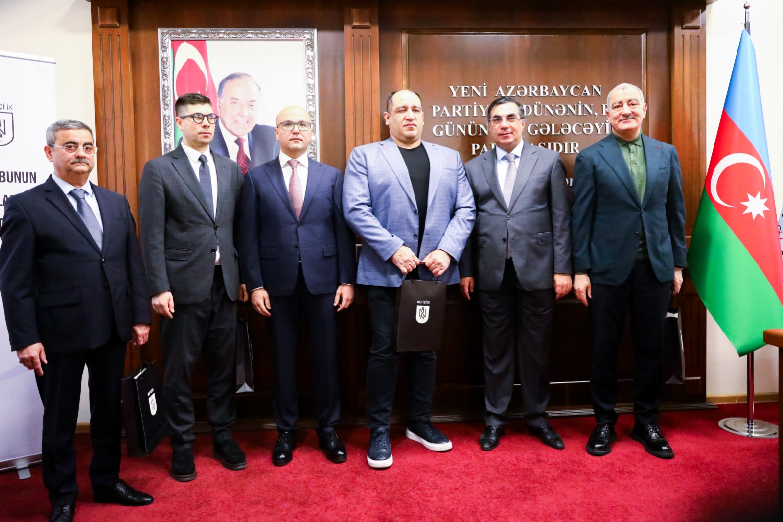 neftci-oten-il-boyuk-ugurlara-imza-atdi