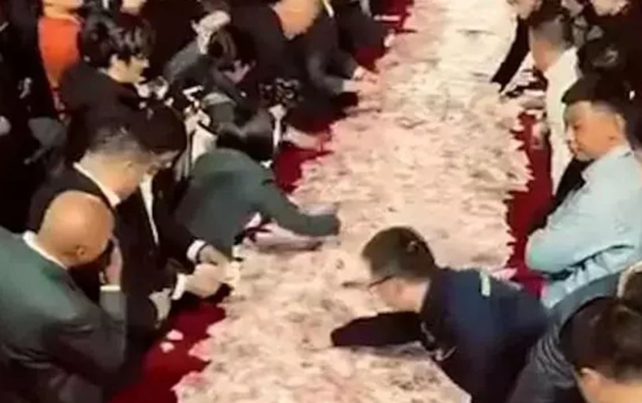 26 milyon dolları stolun üstünə töküb, “istədiyiniz qədər götürün” dedi