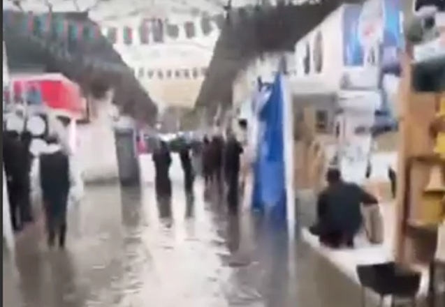 “Sədərək” ticarət mərkəzini su basdı