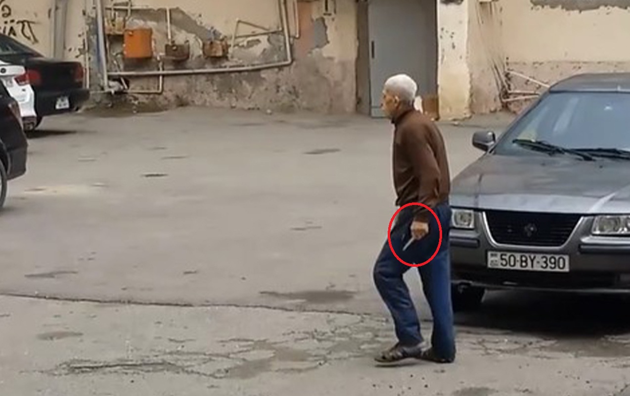 “Hər gün əlində bıçaqla həyətdə oynayan uşaqlara hücum çəkir”