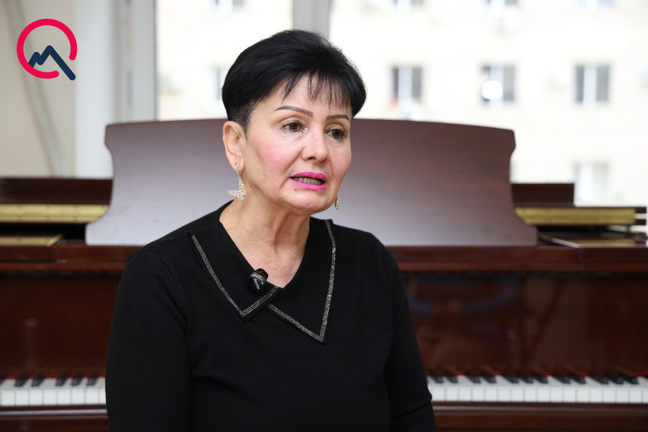 “Səhnədə oynadığım zaman ətəyim düşdü, yaxşı ki, altında qəşəng “finka”m var idi”