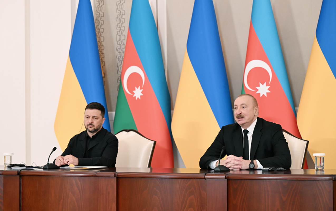 Prezidentlər mətbuata bəyanatlarla çıxış etdilər