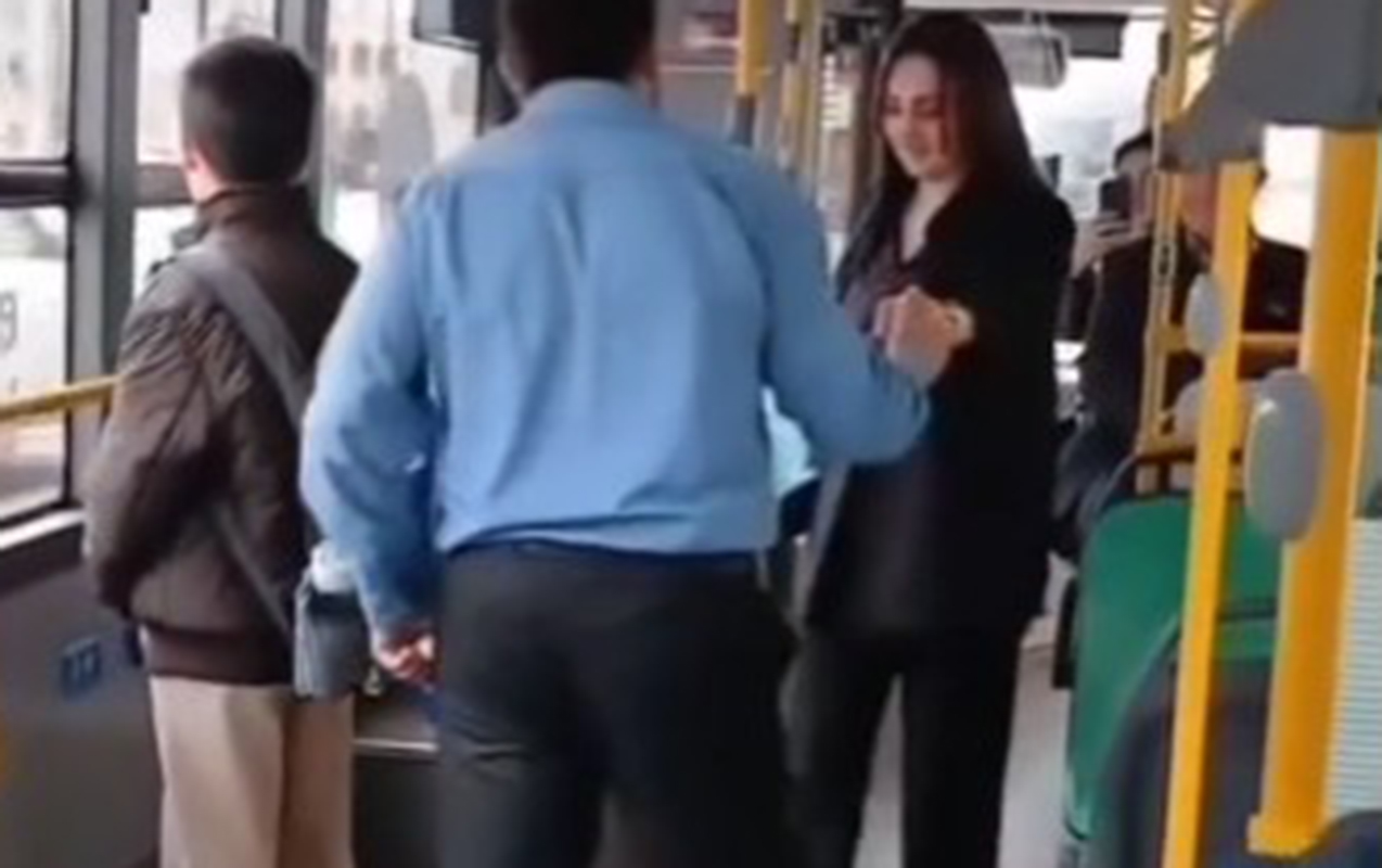 Bakıda avtobus sürücüsü sərnişinə evlilik təklif etdi