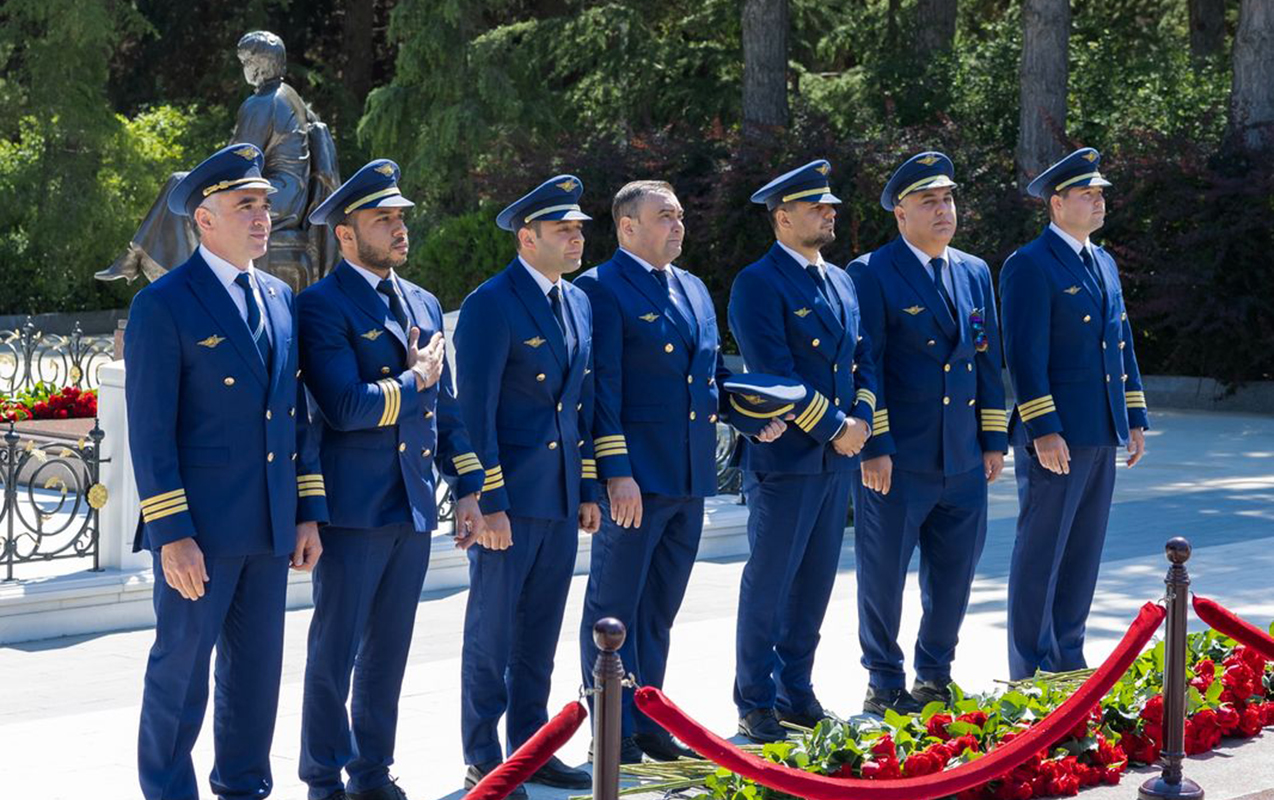 azal-kollektivi-ve-mulki-aviasiyanin-diger-numayendeleri-fexri-xiyabanda