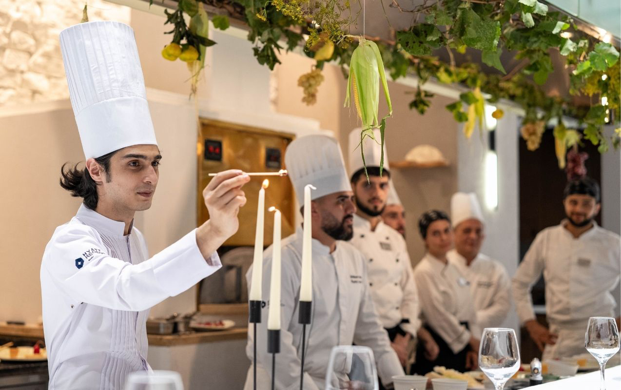 hyatt-regency-bakuda-azerbaycan-metbexine-innovativ-baxis