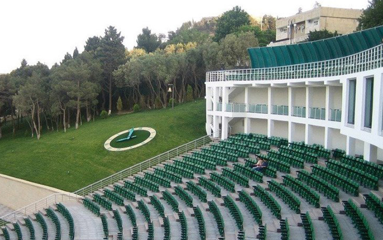 iki-teatr-medeniyyet-nazirliyinin-tabeliyine-verildi