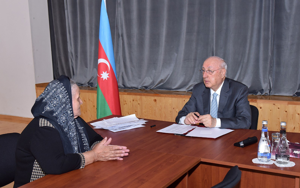 zakir-ferecov-novbeti-seyyar-qebul-kecirdi