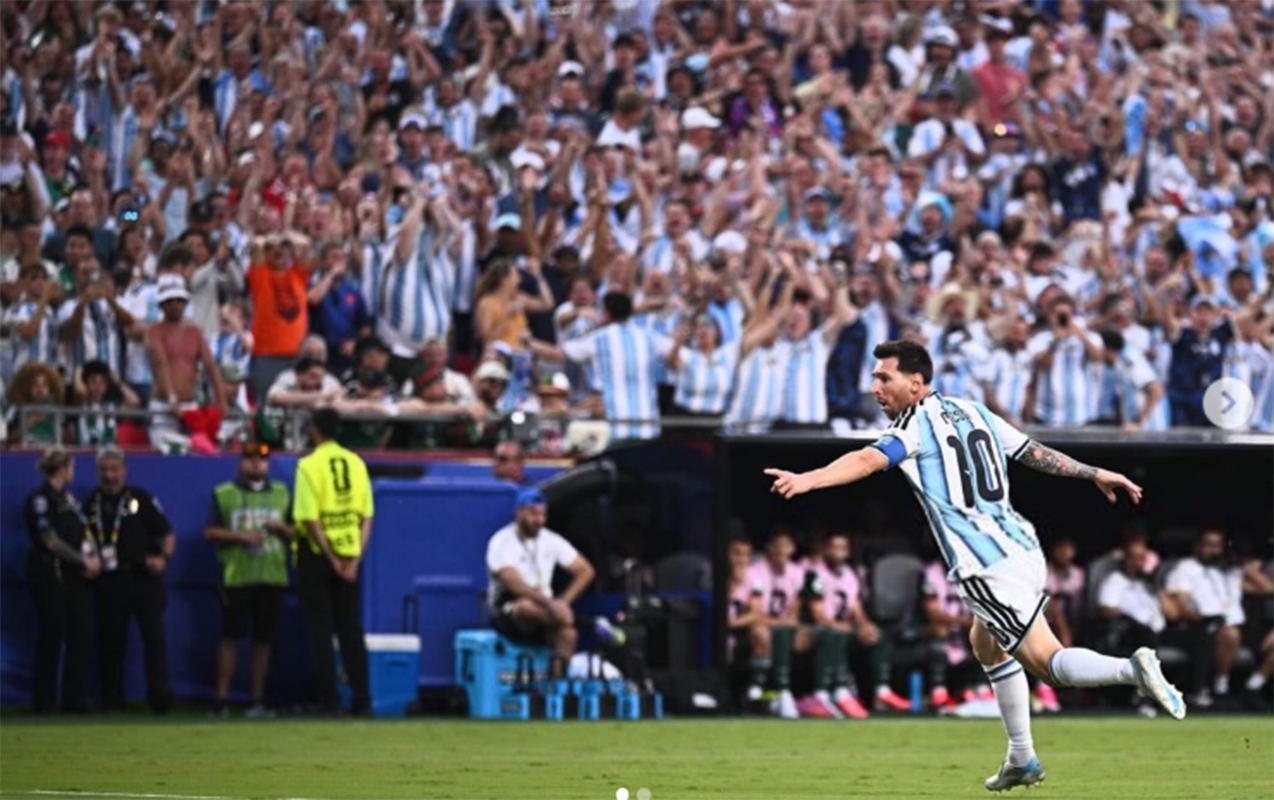 Messi şou göstərdi, Argentina darmadağına sevindi