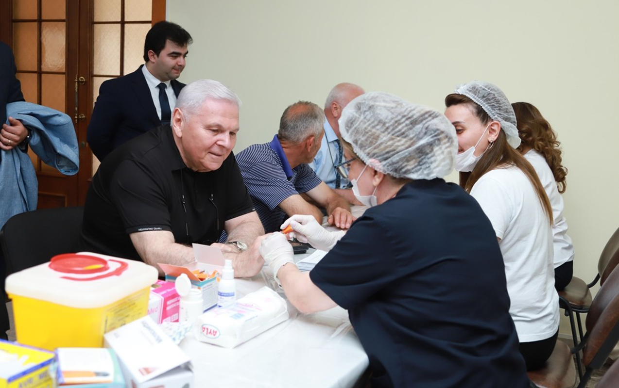 sekide-talassemiya-ile-bagli-konfrans-ve-qanverme-kecirildi