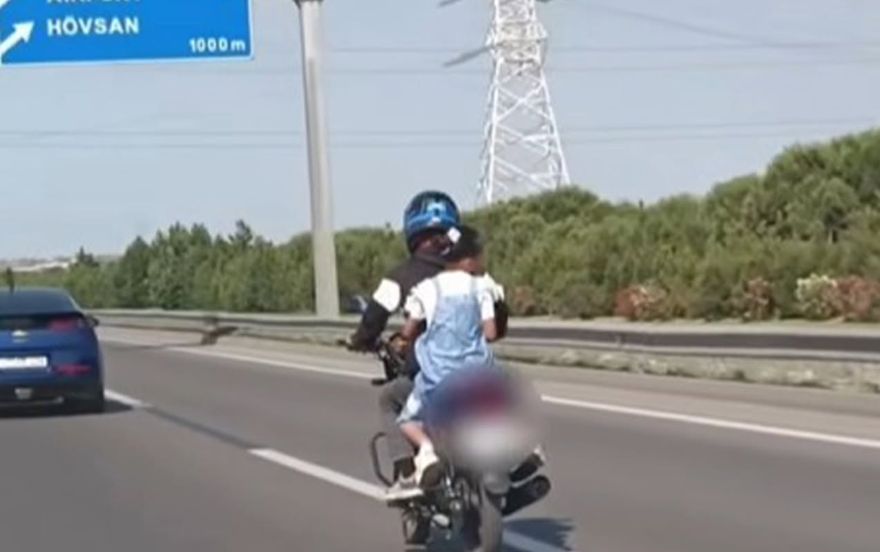 Sürətli yolda uşağın həyatını təhlükəyə atdı