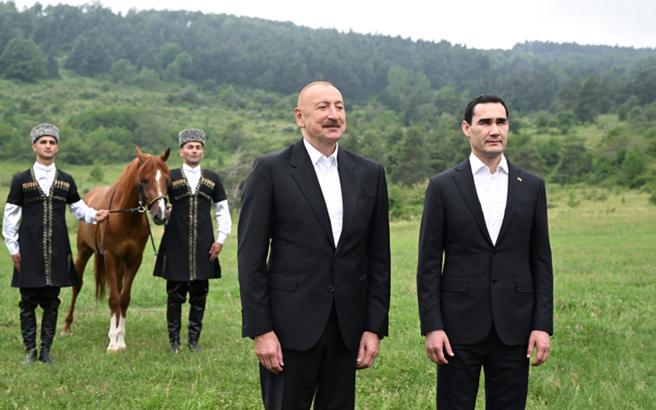 Prezidentin həmkarı ilə tarixi görüşündən