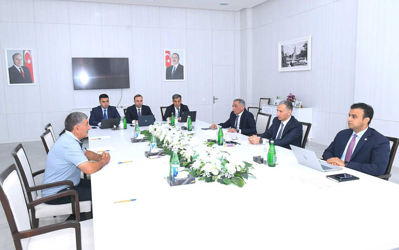 nazir-agdamda-vetendaslari-qebul-etdi