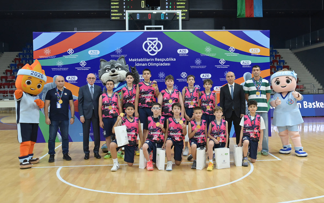 nazir-mekteblilerin-basketbol-yarislarini-izledi