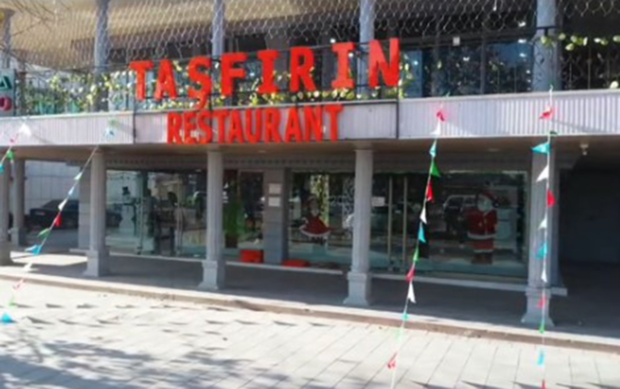 tasfirinda-donerciden-xadimeye-qarsi