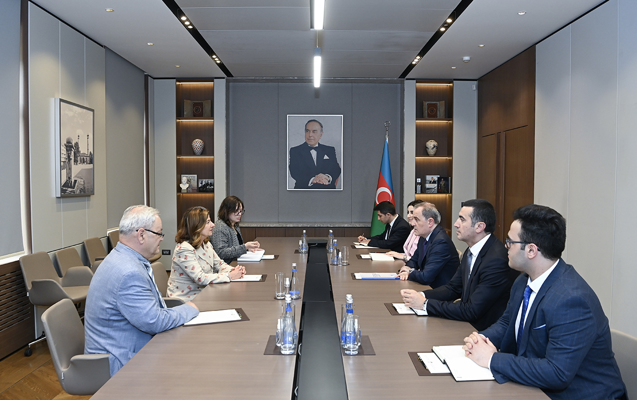 ceyhun-bayramov-katrin-bomberger-ile-gorusdu