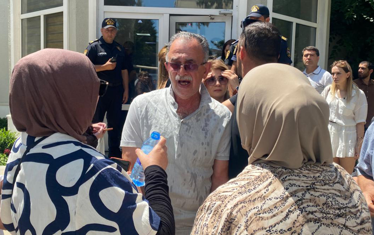 Atası Arzumun həbsindən sonra ölənin yaxınlarına qarğış etdi