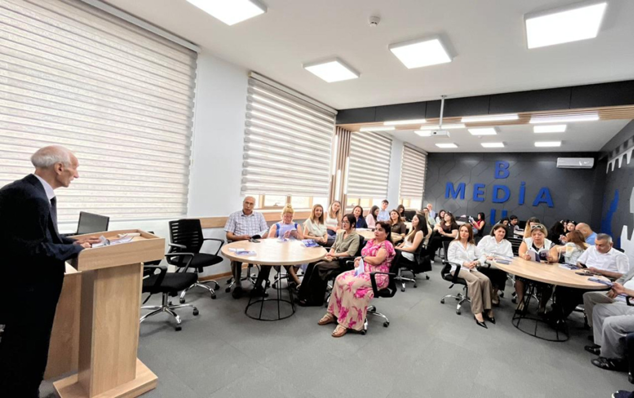 usaqlarin-sosial-mediada-tehlukesizliyi-ile-bagli-yeni-qaydalar-ve-yeni-derslik