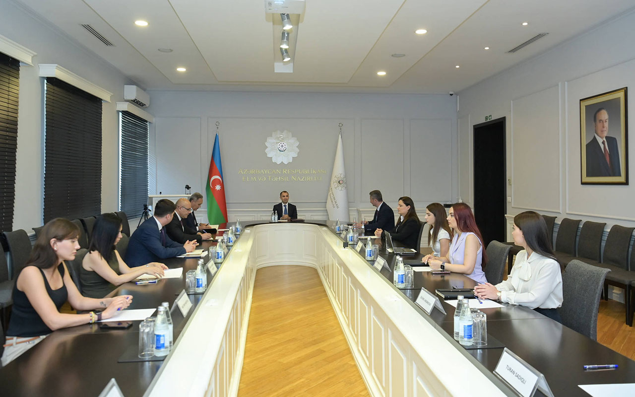 pese-tehsili-uzre-ixtisaslarin-tesnifatinin-yenilenmesi-ile-bagli-iclas