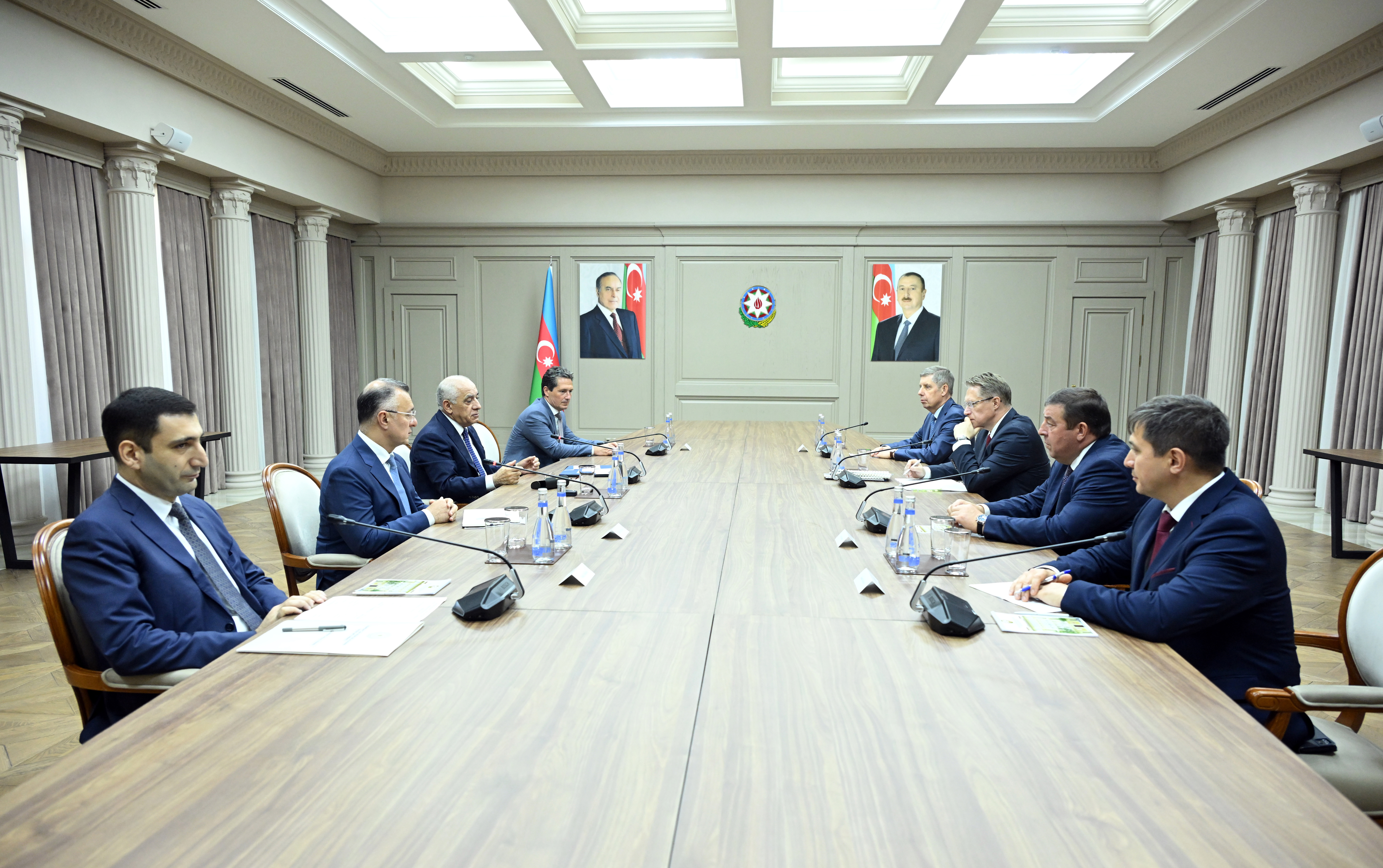 bas-nazir-rusiyanin-sehiyye-naziri-ile-gorusdu