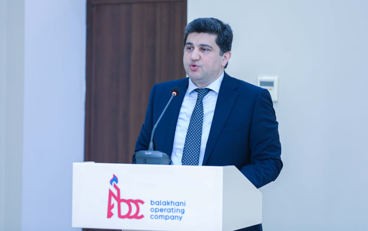 resad-ibadov-balaxani-neftcileri-ile-muzakire-apardi